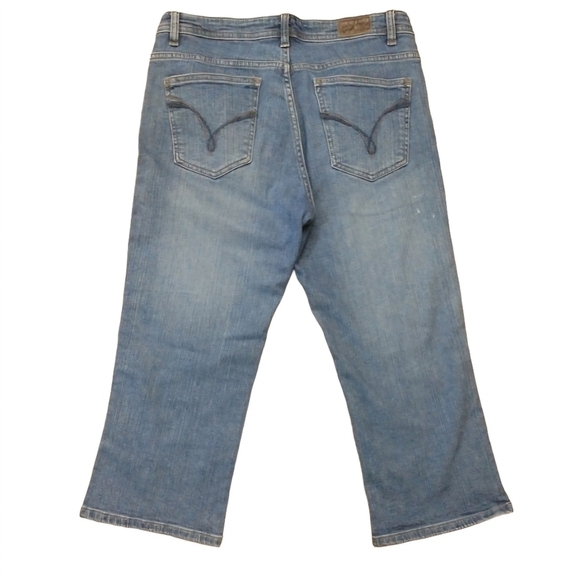 Lee  Womens Low on the Waist Capri Med Wash Jeans Size 10M - Picture 1 of 7